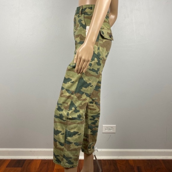 NEW FREE PEOPLE REVOLVE GREEN CAMO CROPPED PANTS - Picture 6 of 11